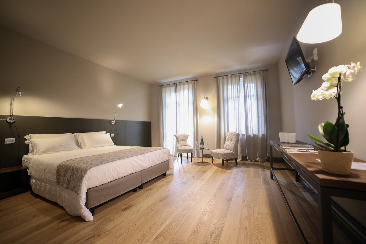 Locanda Ferro Uno, Golf Citta Di آستي المظهر الخارجي الصورة